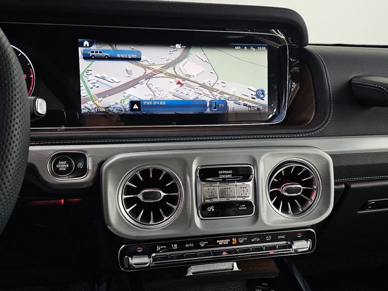 2026 Mercedes-Benz CLA G450d photo 14