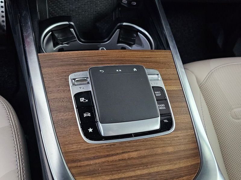 2026 Mercedes-Benz CLA G450d photo 18