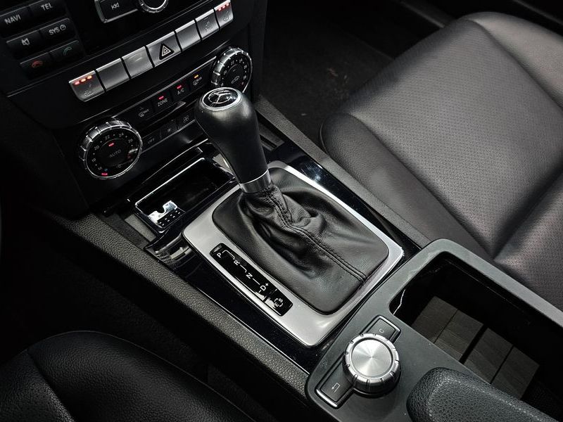 2013 Mercedes-Benz C-Class C200 CGI Avantgarde Style Package photo 9