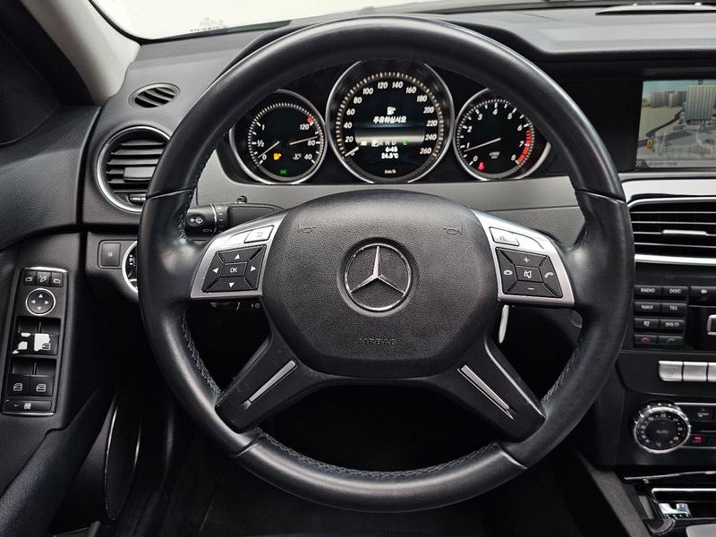 2013 Mercedes-Benz C-Class C200 CGI Avantgarde Style Package photo 13