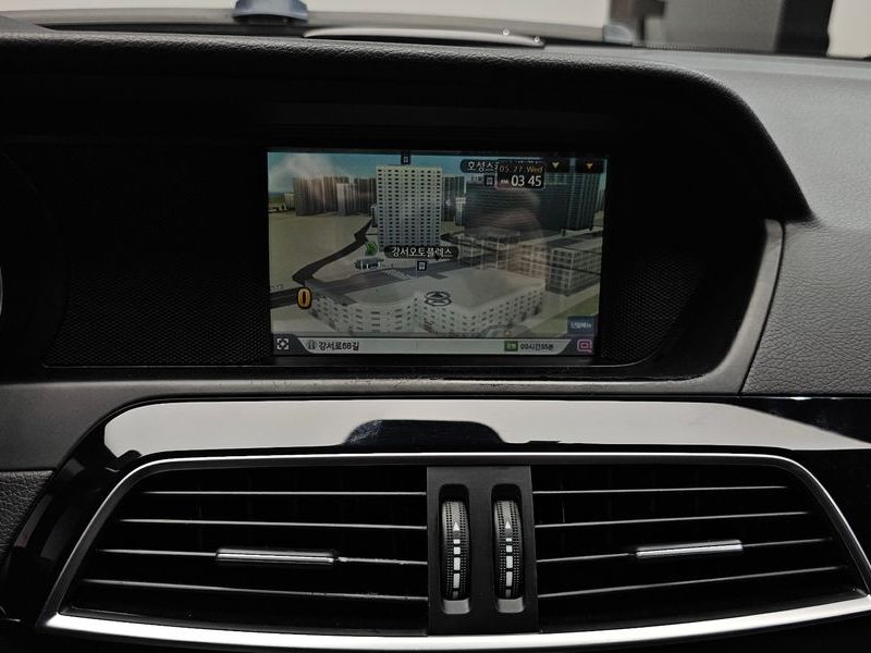 2013 Mercedes-Benz C-Class C200 CGI Avantgarde Style Package photo 14