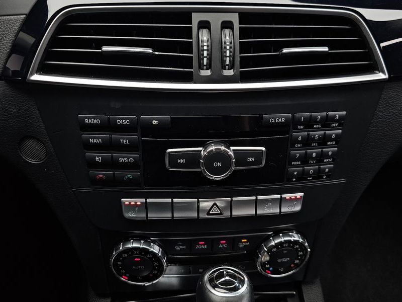2013 Mercedes-Benz C-Class C200 CGI Avantgarde Style Package photo 16