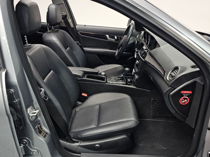 2013 Mercedes-Benz C-Class C200 CGI Avantgarde Style Package photo 26