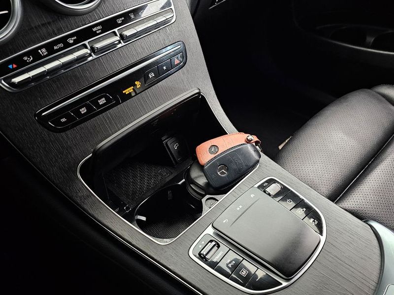2021 Mercedes-Benz C-Class GLC300e 4MATIC Coupe photo 18