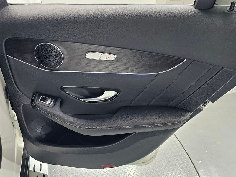 2021 Mercedes-Benz C-Class GLC300e 4MATIC Coupe photo 25