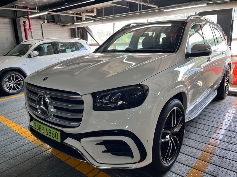 2025 Mercedes-Benz S-Class GLS580 4MATIC photo 1
