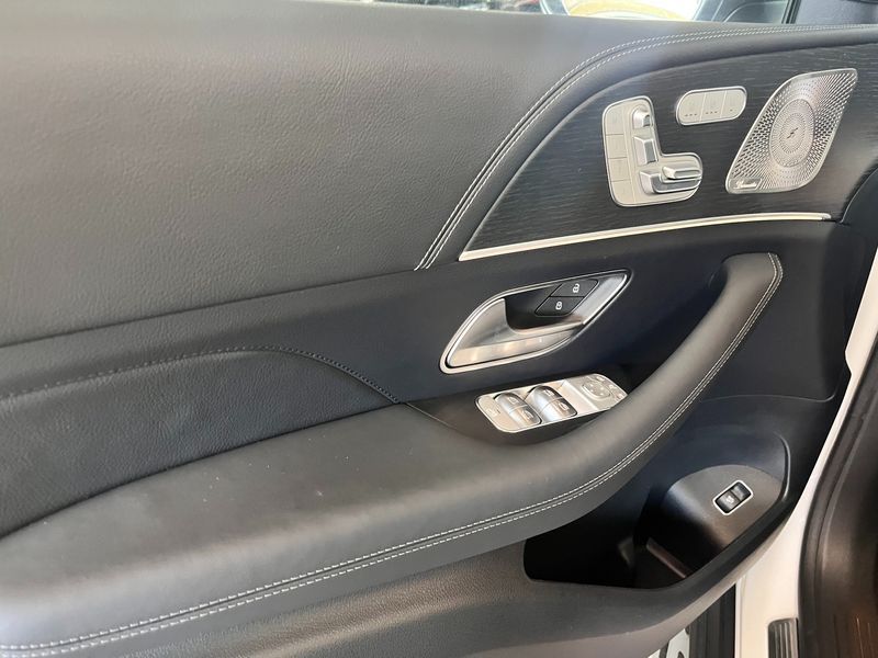 2025 Mercedes-Benz S-Class GLS580 4MATIC photo 8