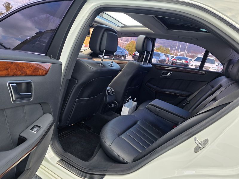 2012 Mercedes-Benz E-Class E300 Elegance photo 7