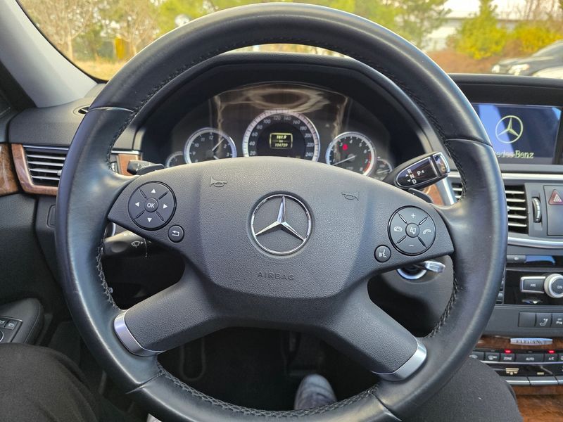 2012 Mercedes-Benz E-Class E300 Elegance photo 9