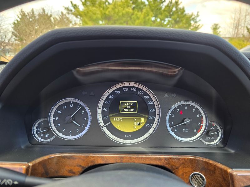 2012 Mercedes-Benz E-Class E300 Elegance photo 10