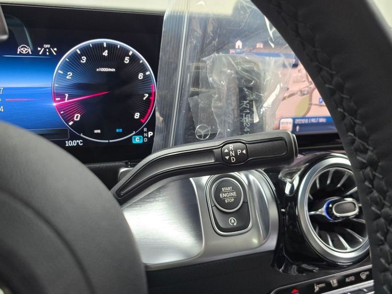 2025 Mercedes-Benz B-Class AMG GLB35 4MATIC photo 9