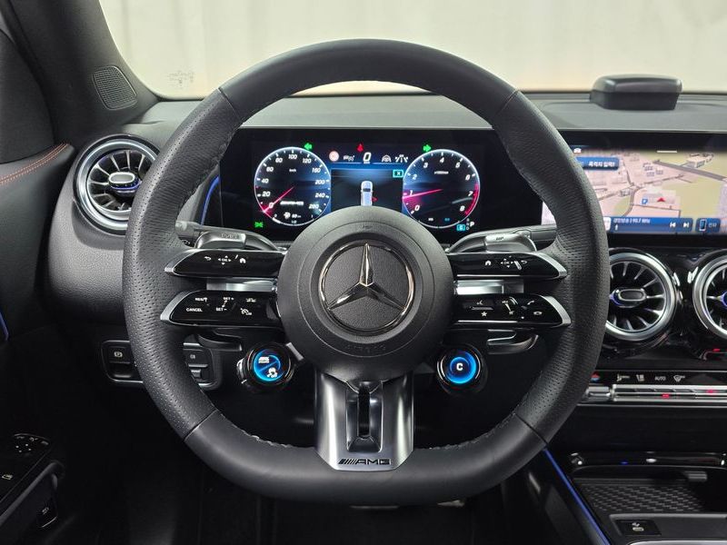2025 Mercedes-Benz B-Class AMG GLB35 4MATIC photo 13