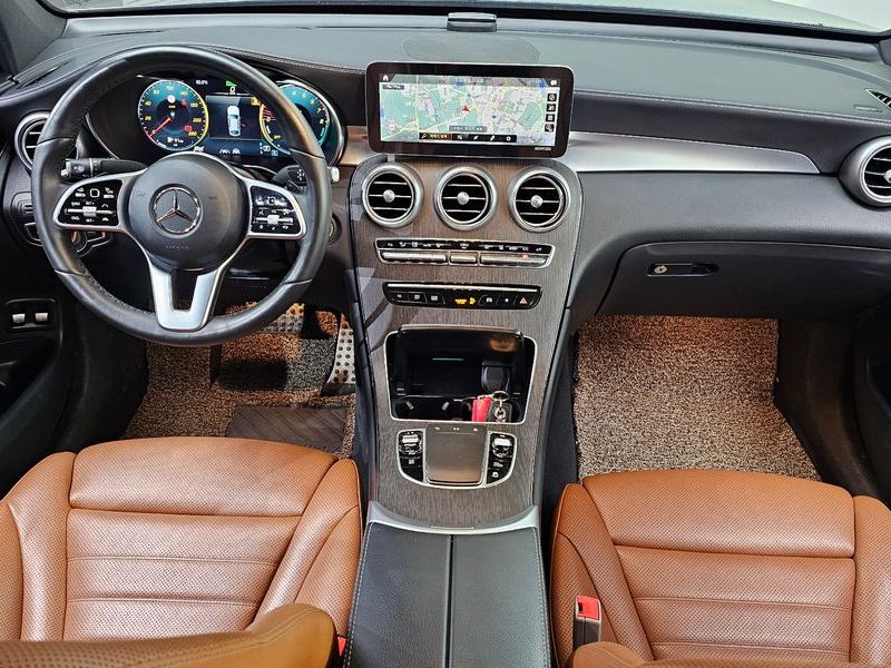 2022 Mercedes-Benz C-Class GLC300e 4MATIC Coupe photo 7