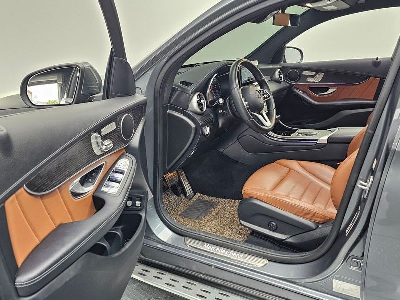 2022 Mercedes-Benz C-Class GLC300e 4MATIC Coupe photo 10