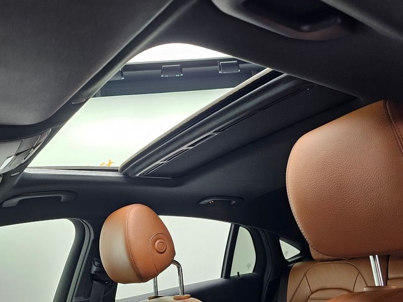 2022 Mercedes-Benz C-Class GLC300e 4MATIC Coupe photo 19