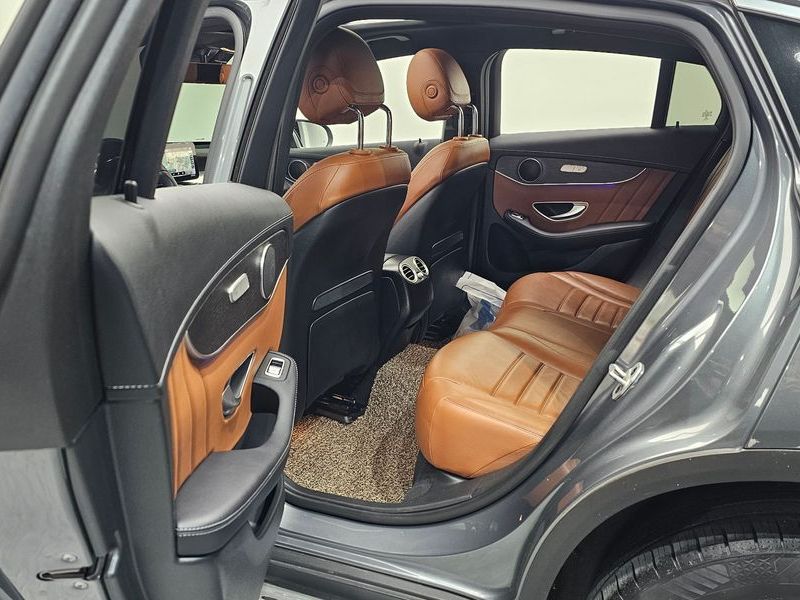 2022 Mercedes-Benz C-Class GLC300e 4MATIC Coupe photo 26