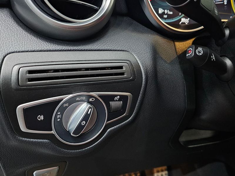 2022 Mercedes-Benz C-Class GLC300e 4MATIC Coupe photo 28