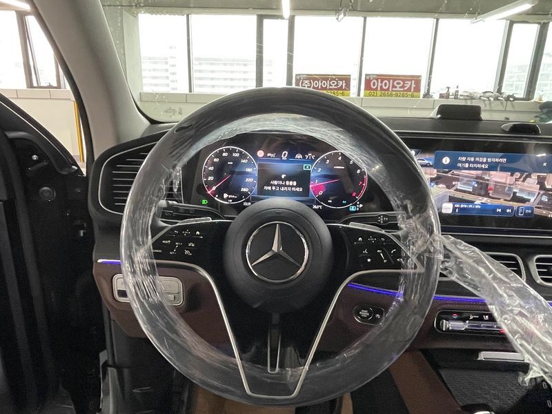 2026 Mercedes-Benz E-Class GLE350 4MATIC photo 7