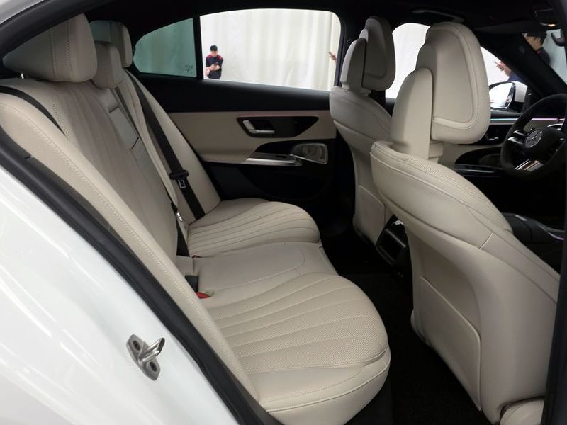 2026 Mercedes-Benz E-Class E300 4MATIC AMG Line photo 12
