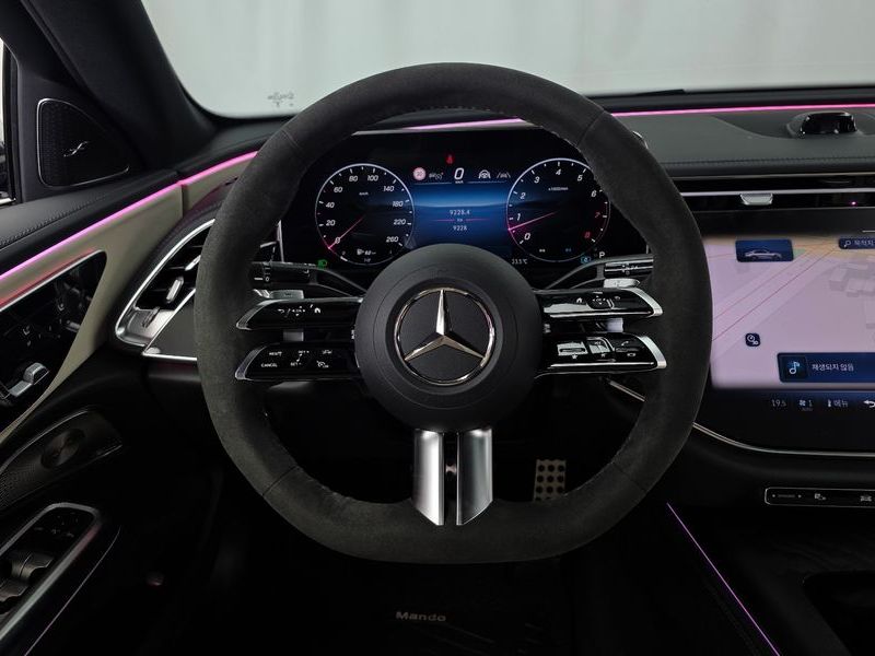2026 Mercedes-Benz E-Class E300 4MATIC AMG Line photo 13