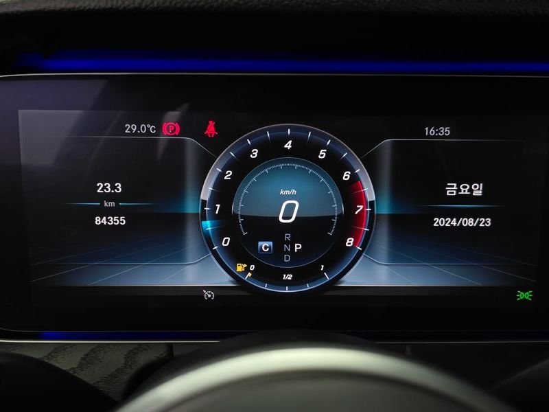 2019 Mercedes-Benz E-Class E300 4MATIC Avnatgarde photo 8