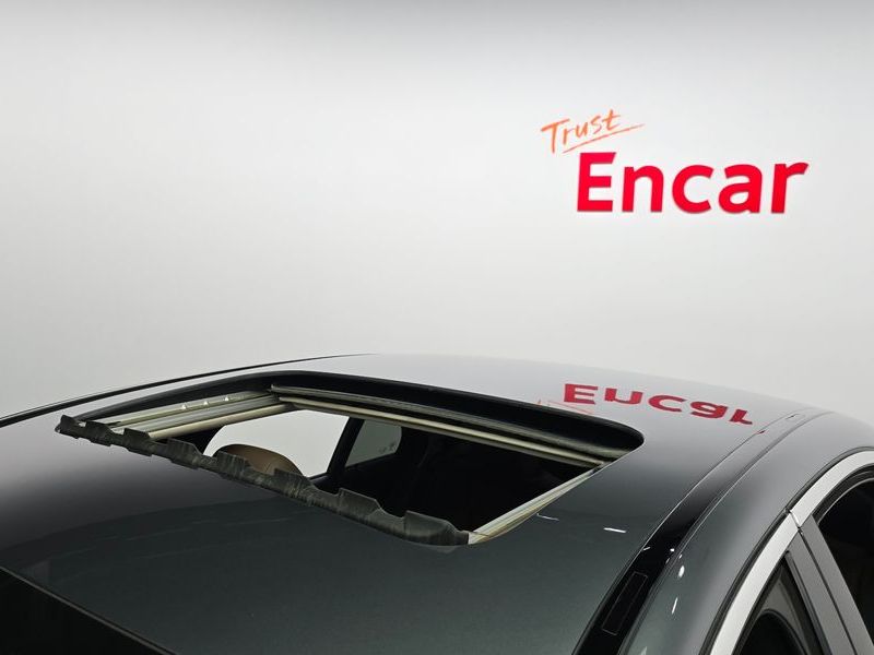 2019 Mercedes-Benz E-Class E300 4MATIC Avnatgarde photo 20