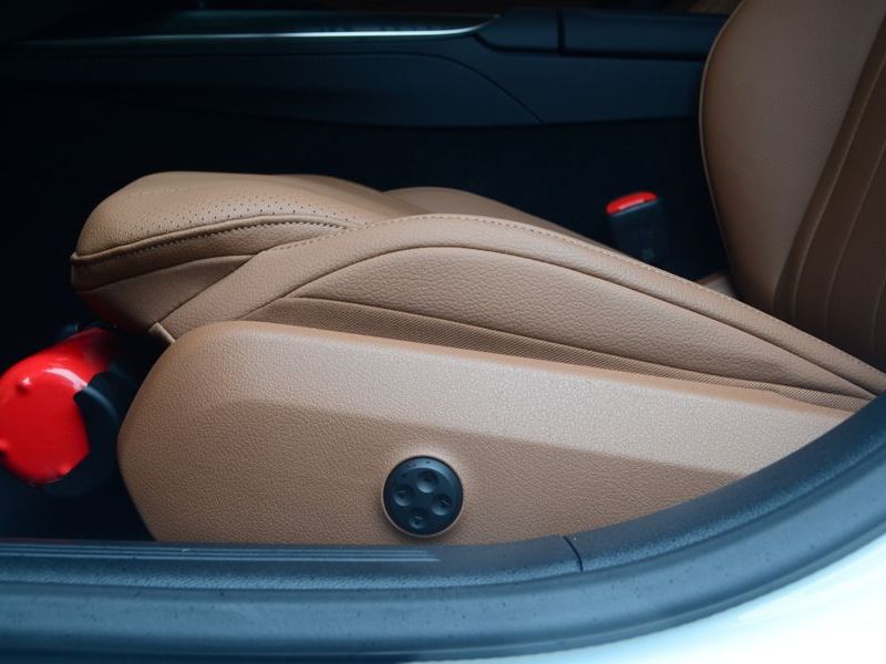 2026 Mercedes-Benz E-Class E200 AMG Line photo 10