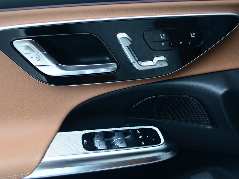 2026 Mercedes-Benz E-Class E200 AMG Line photo 11
