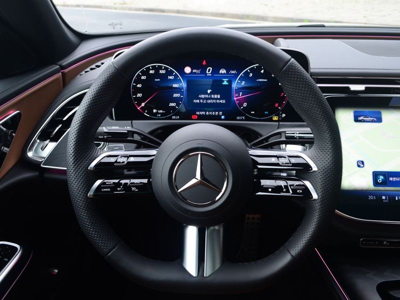 2026 Mercedes-Benz E-Class E200 AMG Line photo 13