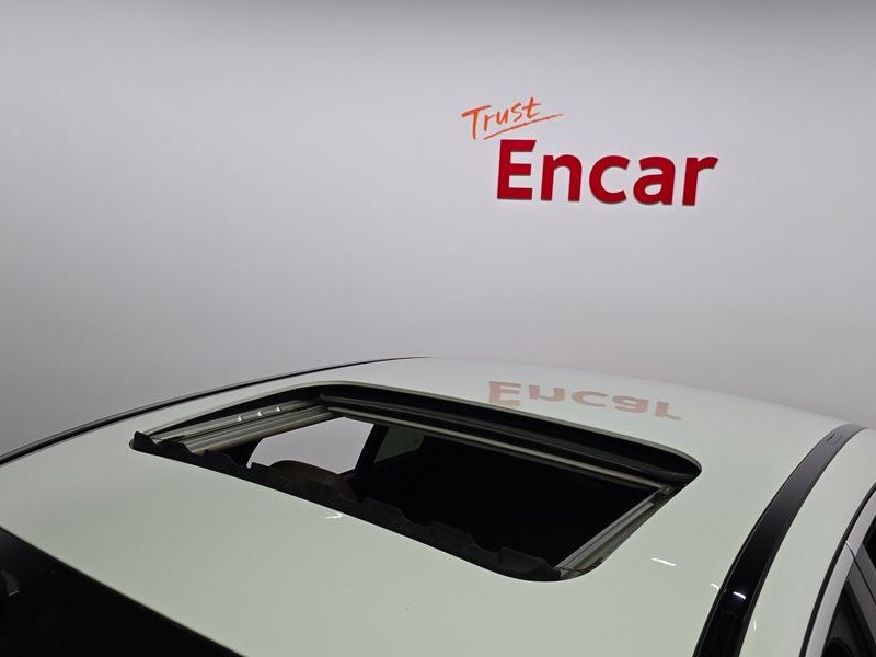 2018 Mercedes-Benz E-Class E200 Avantgarde photo 20