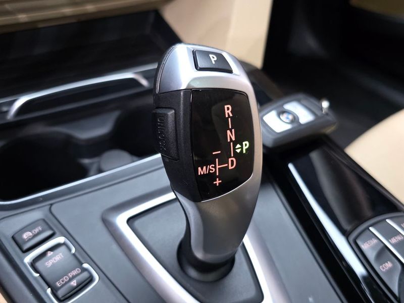 2020 BMW 3 Series GT 320d photo 9