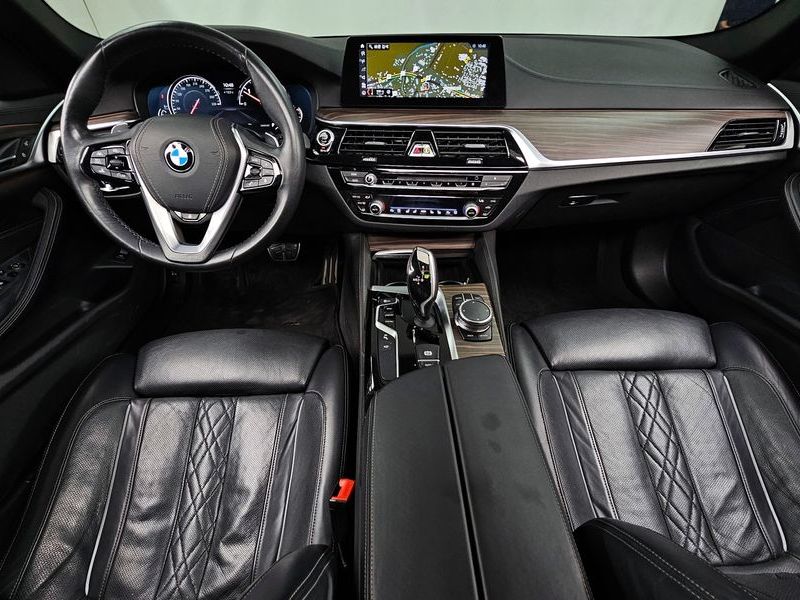 2018 BMW 5 Series 520d xDrive M Sport Package Plus photo 7