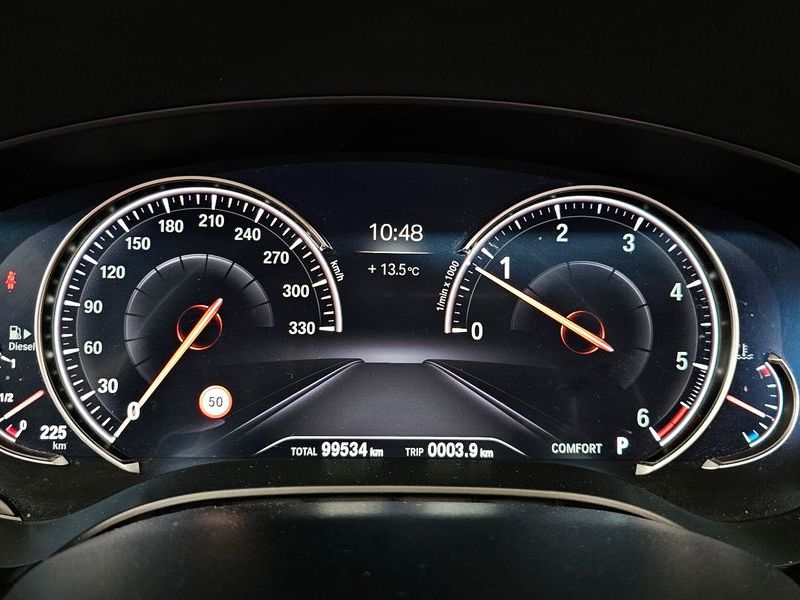 2018 BMW 5 Series 520d xDrive M Sport Package Plus photo 8