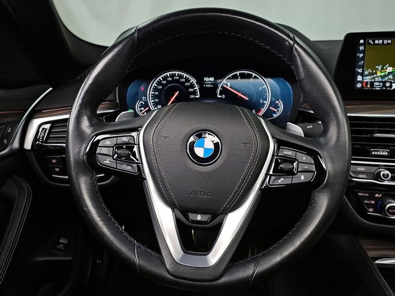 2018 BMW 5 Series 520d xDrive M Sport Package Plus photo 13