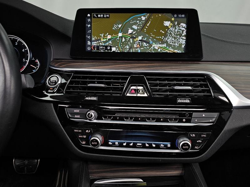 2018 BMW 5 Series 520d xDrive M Sport Package Plus photo 14