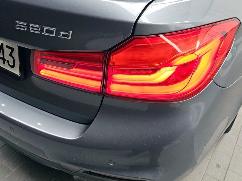 2018 BMW 5 Series 520d xDrive M Sport Package Plus photo 23