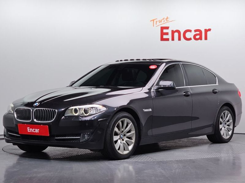 2013 BMW 5 Series 528i xDrive photo 1
