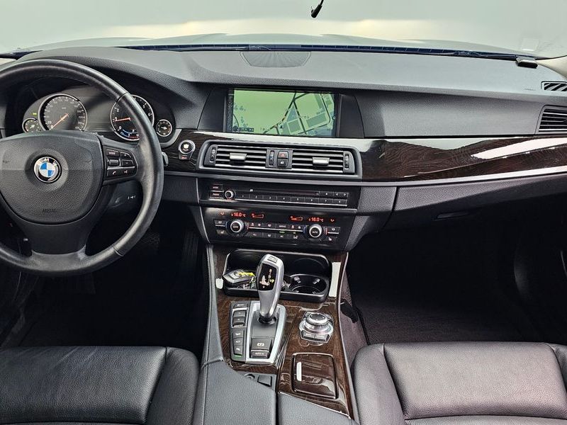 2013 BMW 5 Series 528i xDrive photo 7