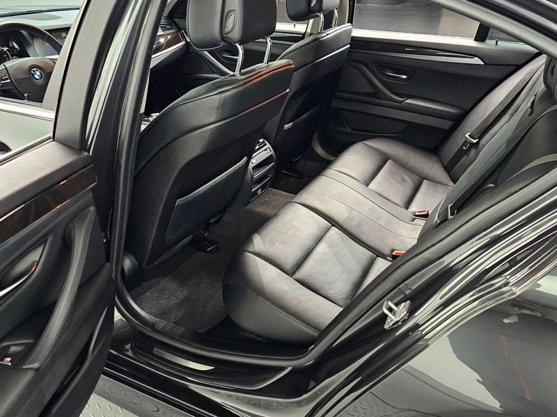 2013 BMW 5 Series 528i xDrive photo 12