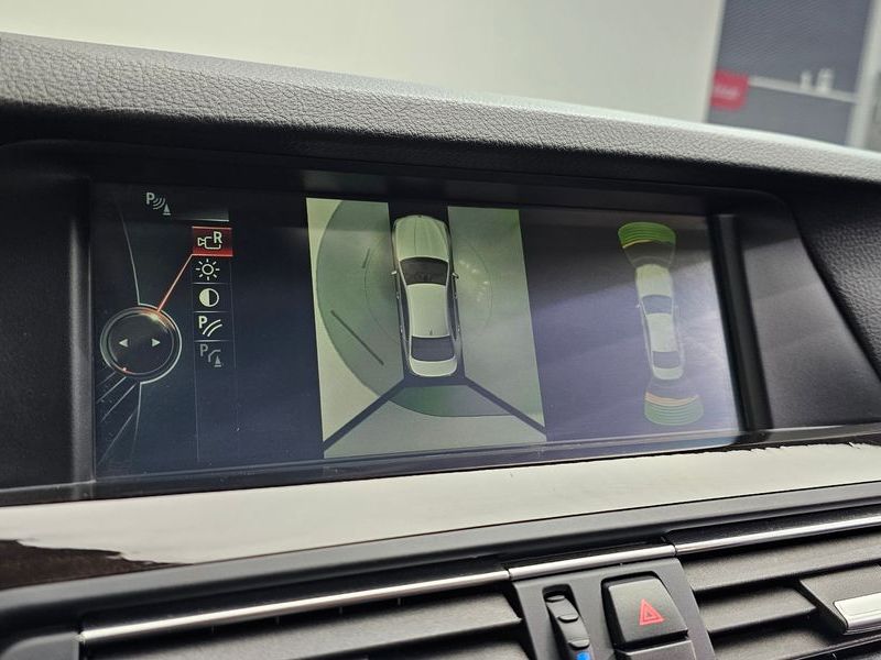 2013 BMW 5 Series 528i xDrive photo 14