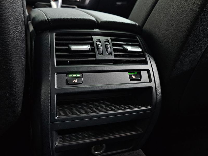 2013 BMW 5 Series 528i xDrive photo 20