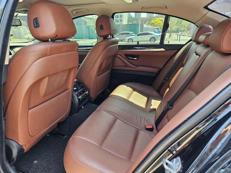 2014 BMW 5 Series 528i xDrive photo 9