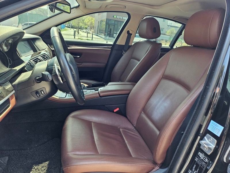 2014 BMW 5 Series 528i xDrive photo 11