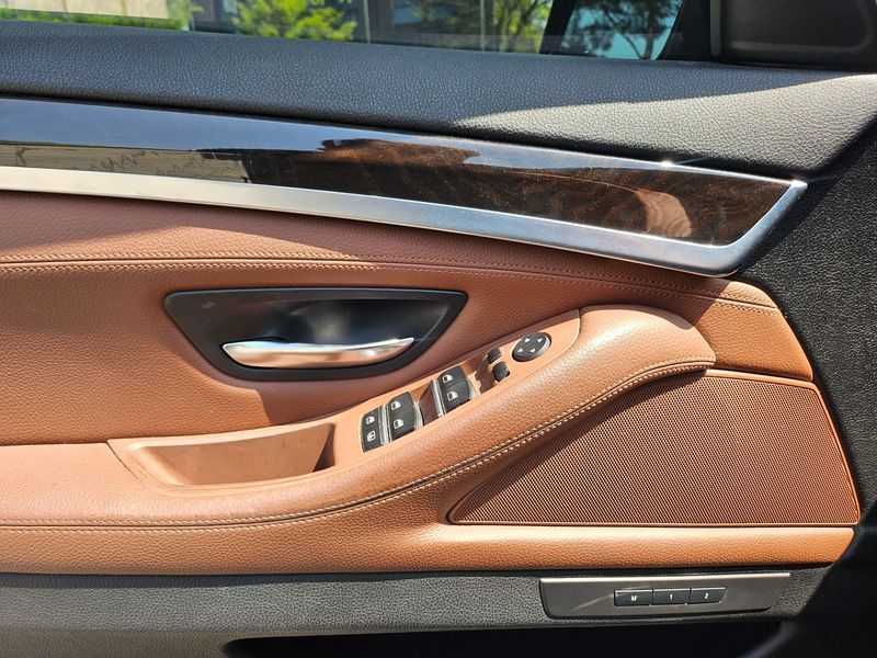 2014 BMW 5 Series 528i xDrive photo 12