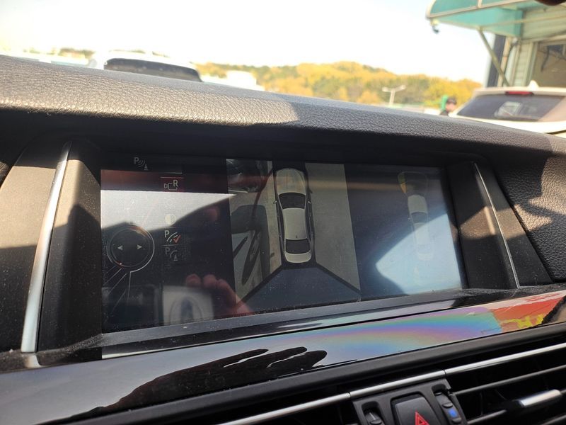 2014 BMW 5 Series 528i xDrive photo 20