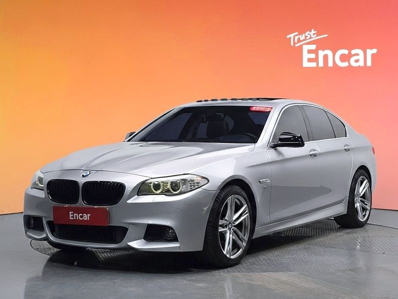 2013 BMW 5 Series 520d photo 1