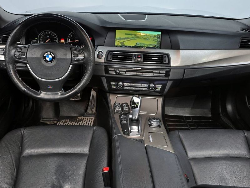 2013 BMW 5 Series 520d photo 7