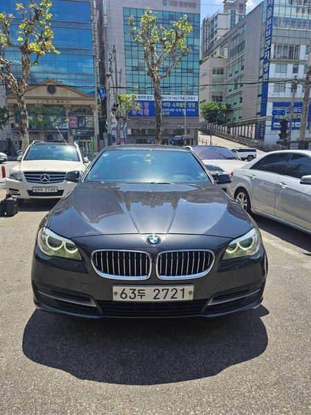 2014 BMW 5 Series 520d photo 1