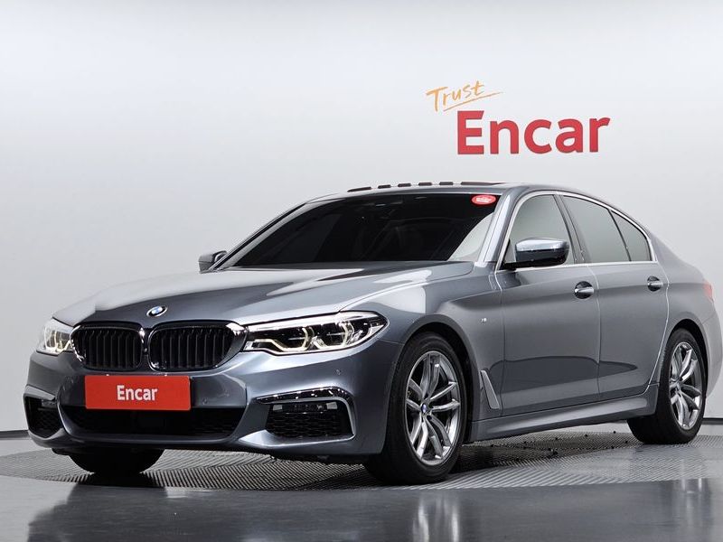 2018 BMW 5 Series 520d M Sport package photo 1