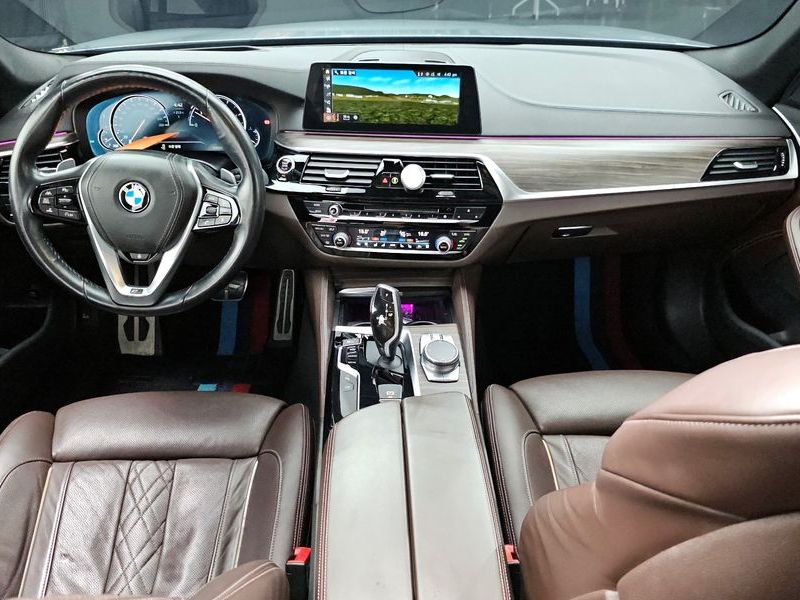 2018 BMW 5 Series 520d M Sport package photo 7